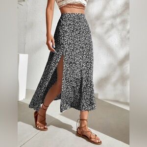 Brand new floral print skirt